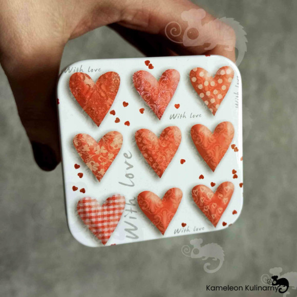 PUSZKA METALOWA DUŻA na herbatę produkty sypkie SERCA LOVE 70x70x100 100g PUSZKA METALOWA DUŻA na herbatę produkty sypkie SERCA LOVE 70x70x100 100g