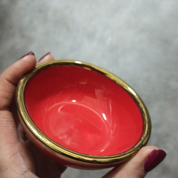 KOMINEK zapachowy CERAMICZNY z METALOWĄ podstawą CZERWONY