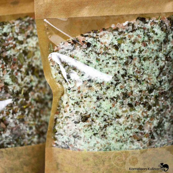 ZIOŁOWO-EUKALIPTUSOWA SÓL DO KĄPIELI ziołowa 200g ZIOŁOWO-EUKALIPTUSOWA SÓL DO KĄPIELI ziołowa 200g